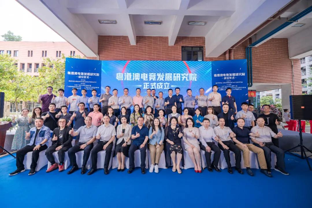 2025澳门挂牌正版挂牌今晚,澳门挂牌正版挂牌今晚，探索未来的机遇与挑战