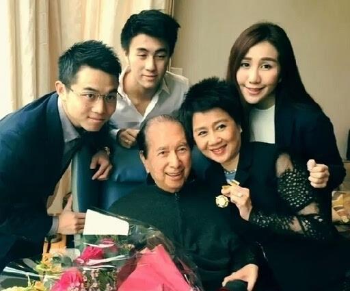 2025澳门天天六开彩开奖结果,澳门天天六开彩开奖结果，探索彩票背后的故事与影响
