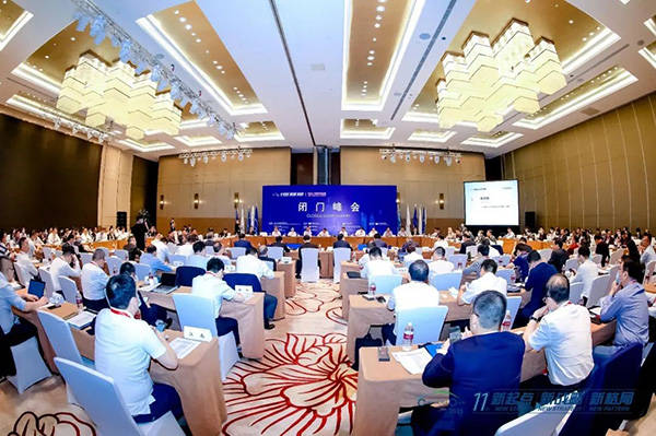 2025新奥资料免费精准,探索未来，2025新奥资料免费精准共享时代来临